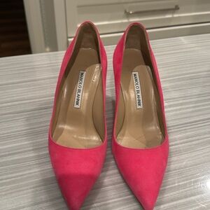 manolo blank suede shoe
